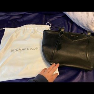 Never used. Has always been in protective bag. Smoke free home